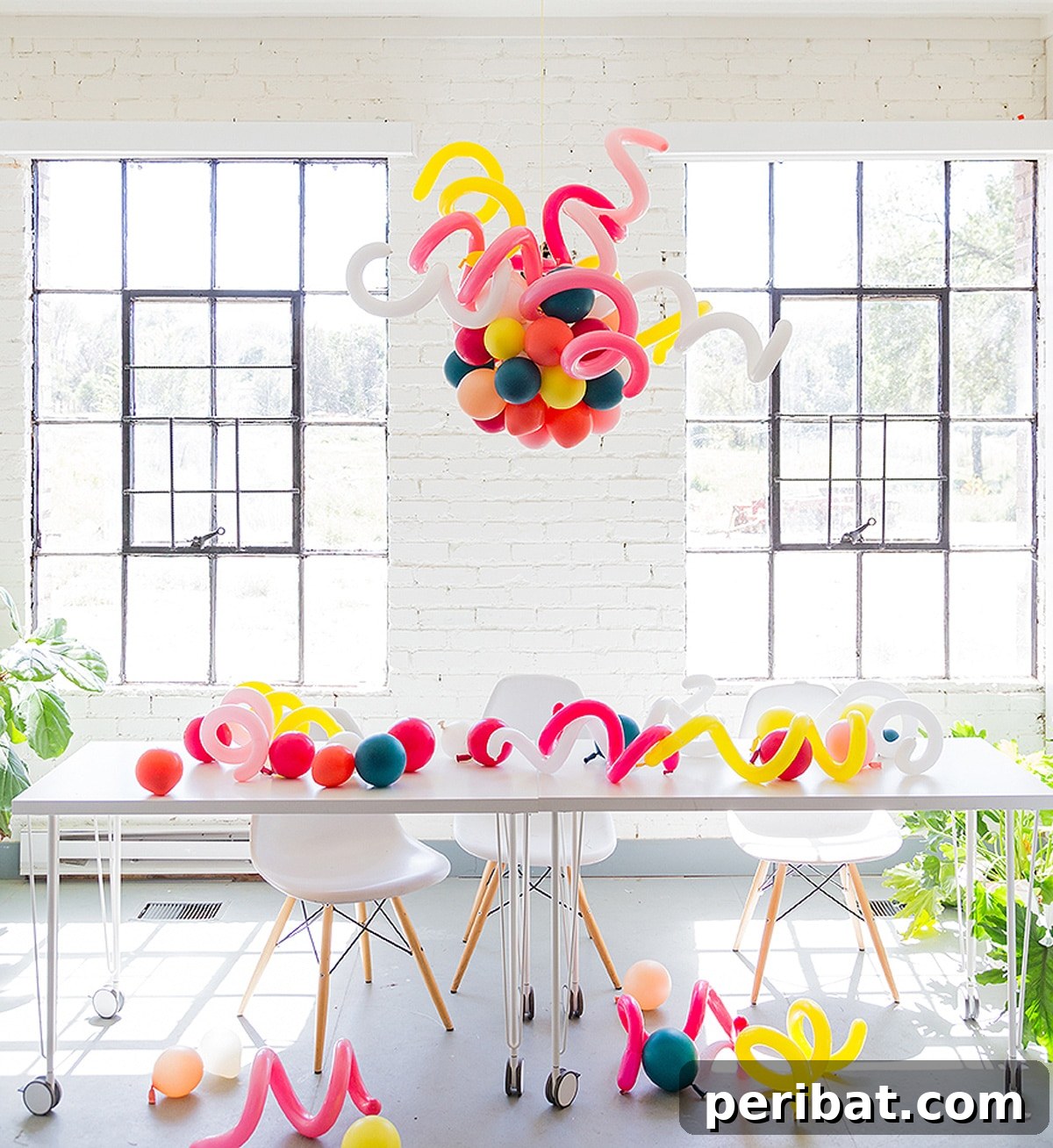 balloon chandelier party decoration