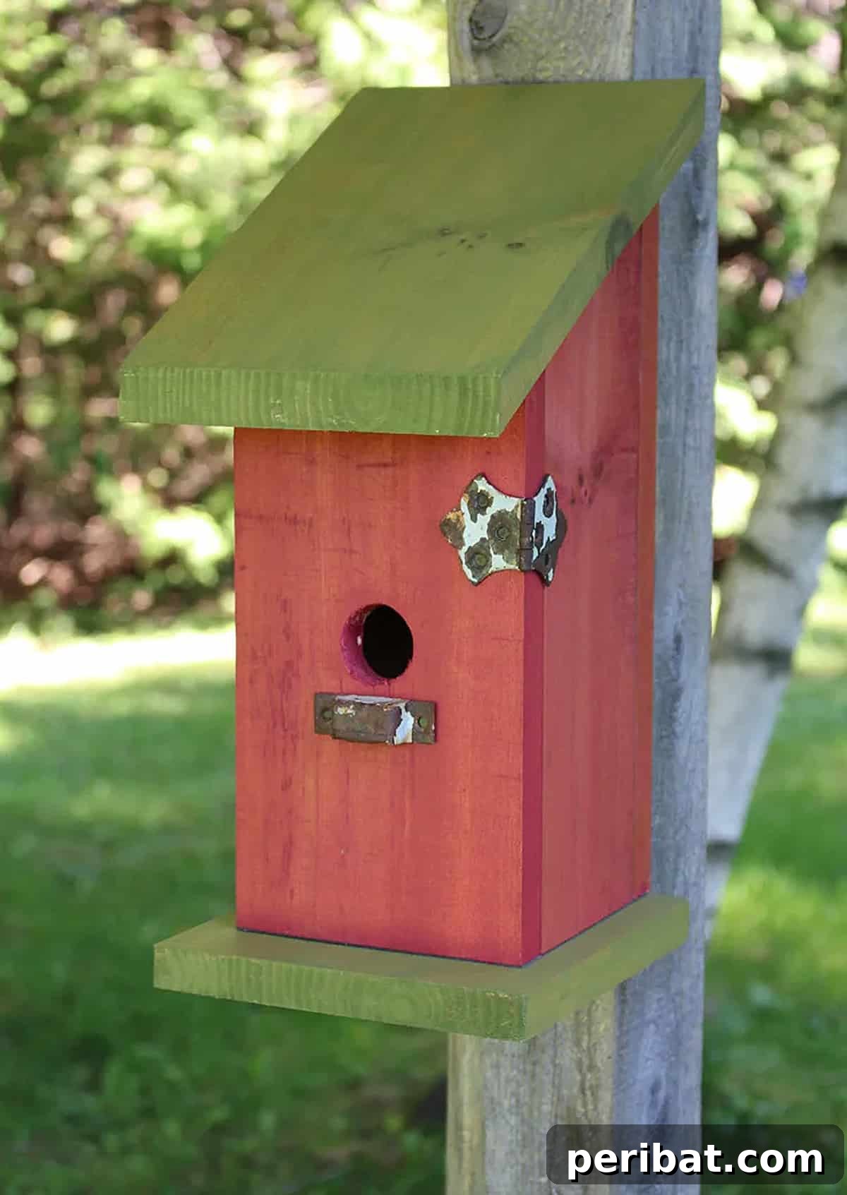 45 Creative DIY Birdhouse Projects 17 glue-less birdhouse hanging on wooden pole