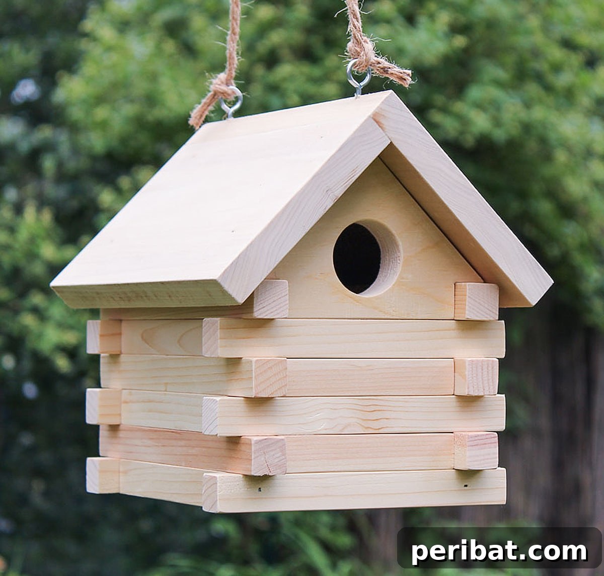 45 Creative DIY Birdhouse Projects 21 log cabin birdhouse