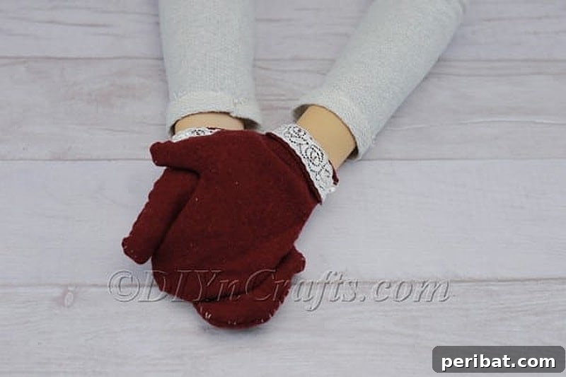 29 Creative DIY Clothing Kits 4 mittens out of old shirt