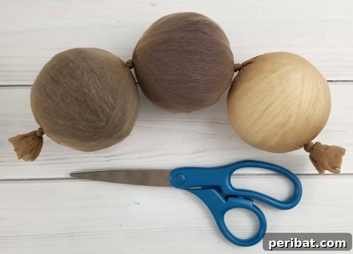 Simple DIY Ideas for Grown-Ups 50 Projects 38 wool dryer balls