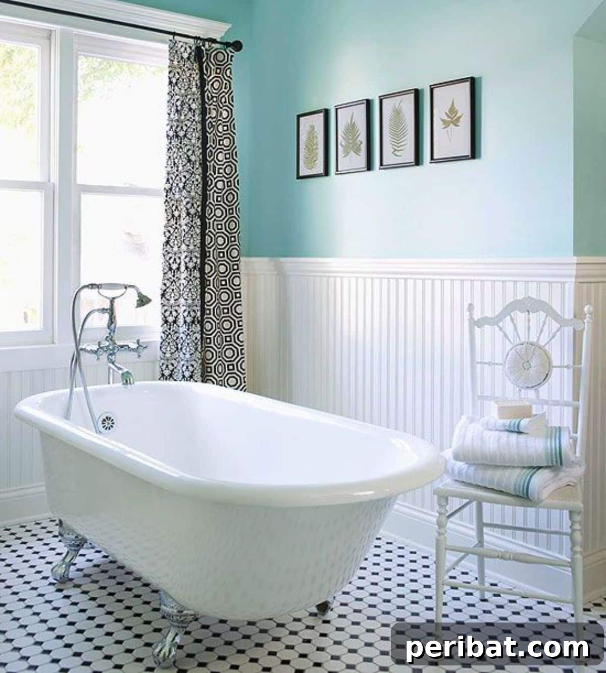 Stunning DIY Bathroom Floors: Tile Ideas & Product Picks 32 Black and White Bathroom