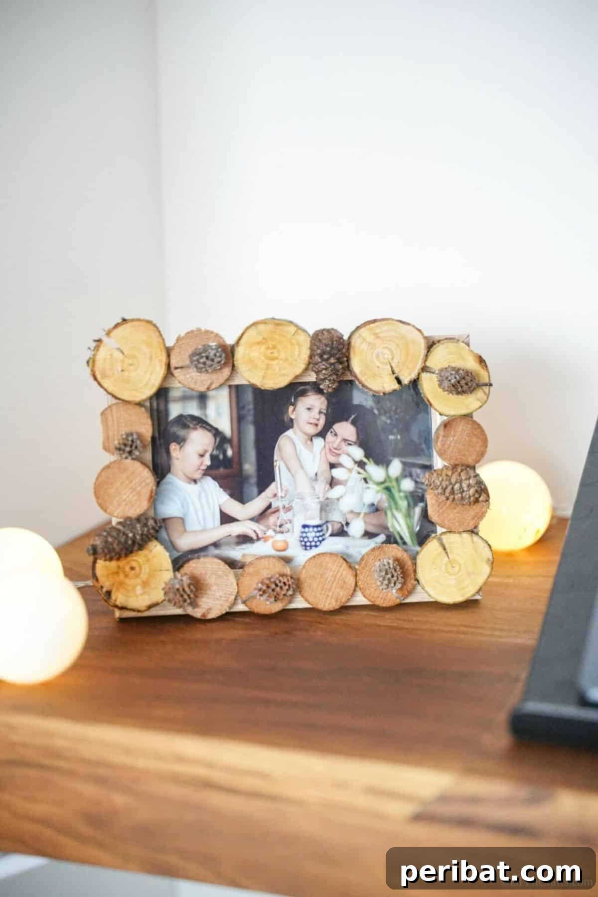 45 Inspiring DIY Photo Frame Projects 6 Rustic Wood Slice Picture Frame