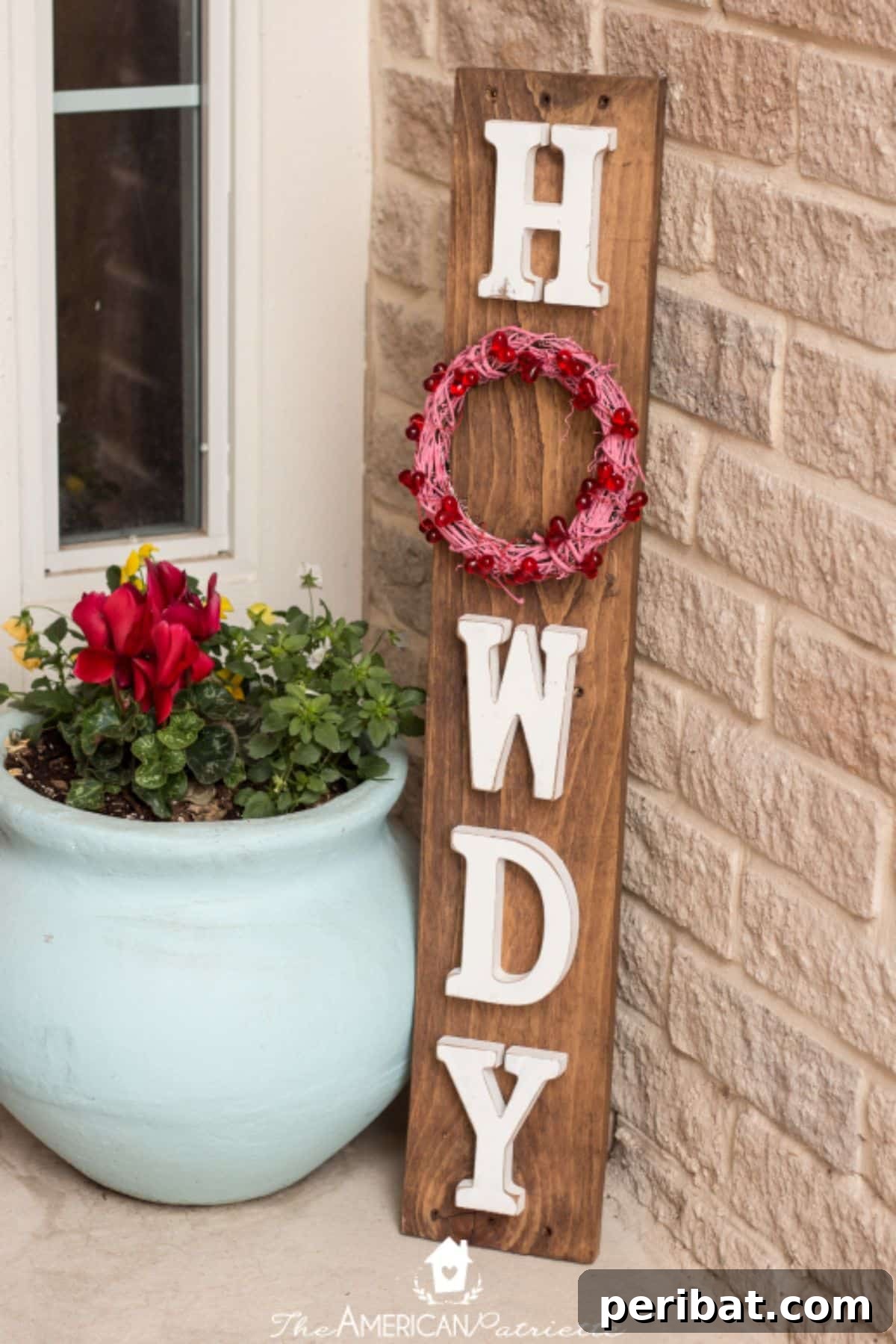 DIY Howdy Front Porch Pallet Sign with Interchangeable Seasonal Wreaths