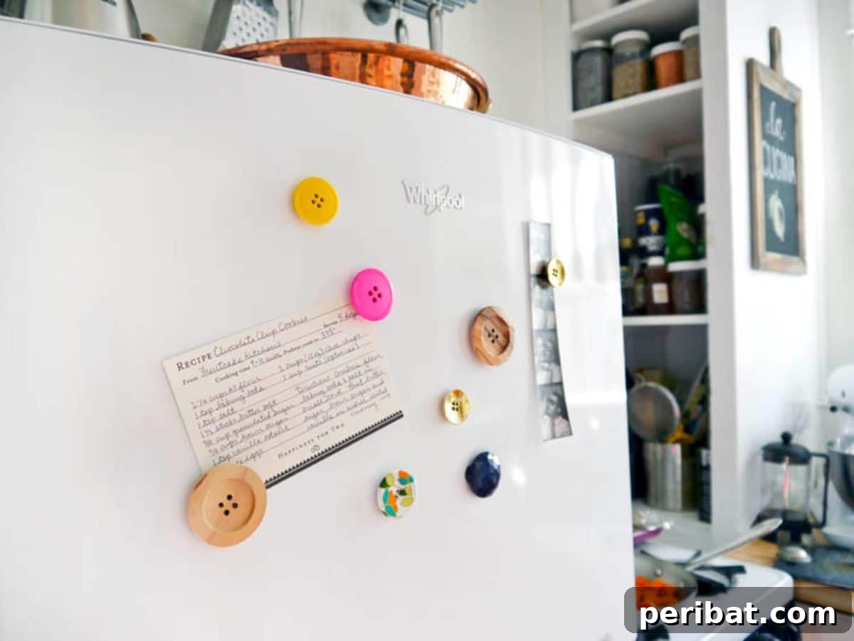 29 Creative Button Art Projects from Upcycled Buttons 12 DIY Button Magnets