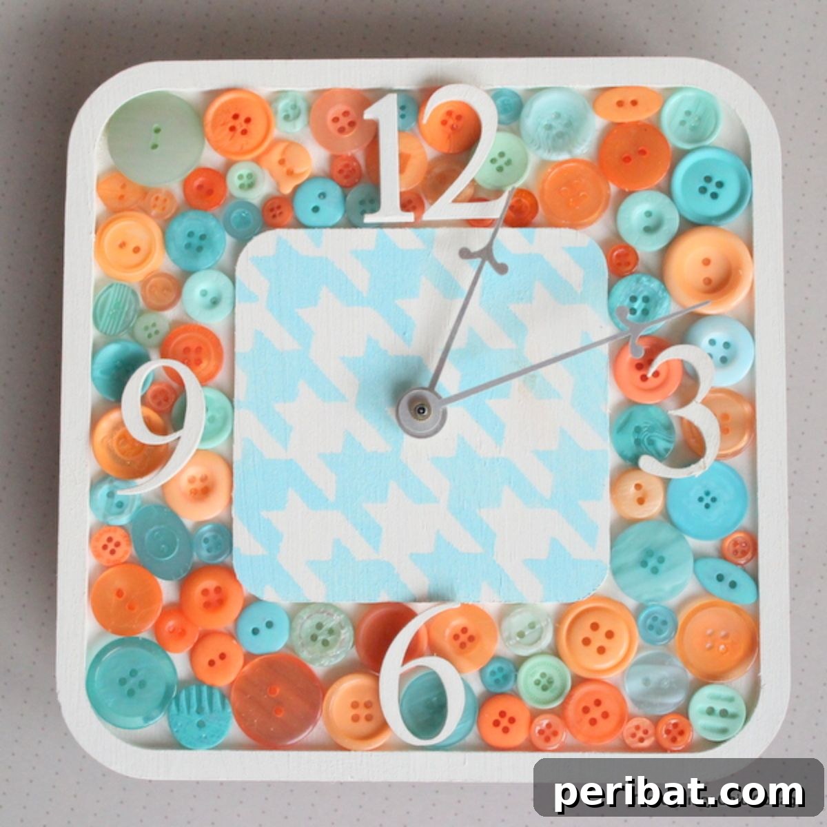 29 Creative Button Art Projects from Upcycled Buttons 9 DIY Clock With A Button Frame