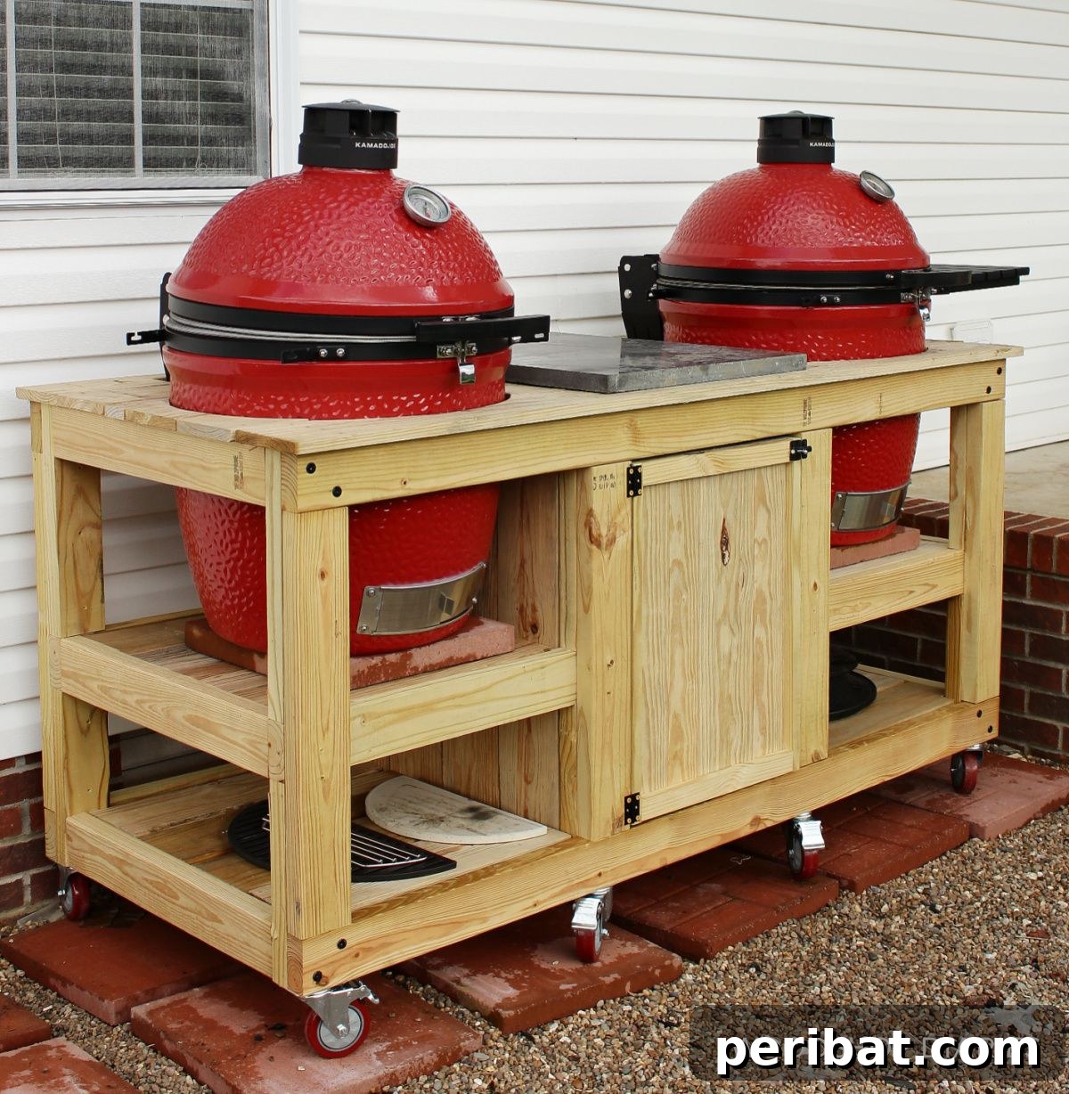 DIY Outdoor Ceramic Grill setup for versatile and impressive kamado-style cooking.
