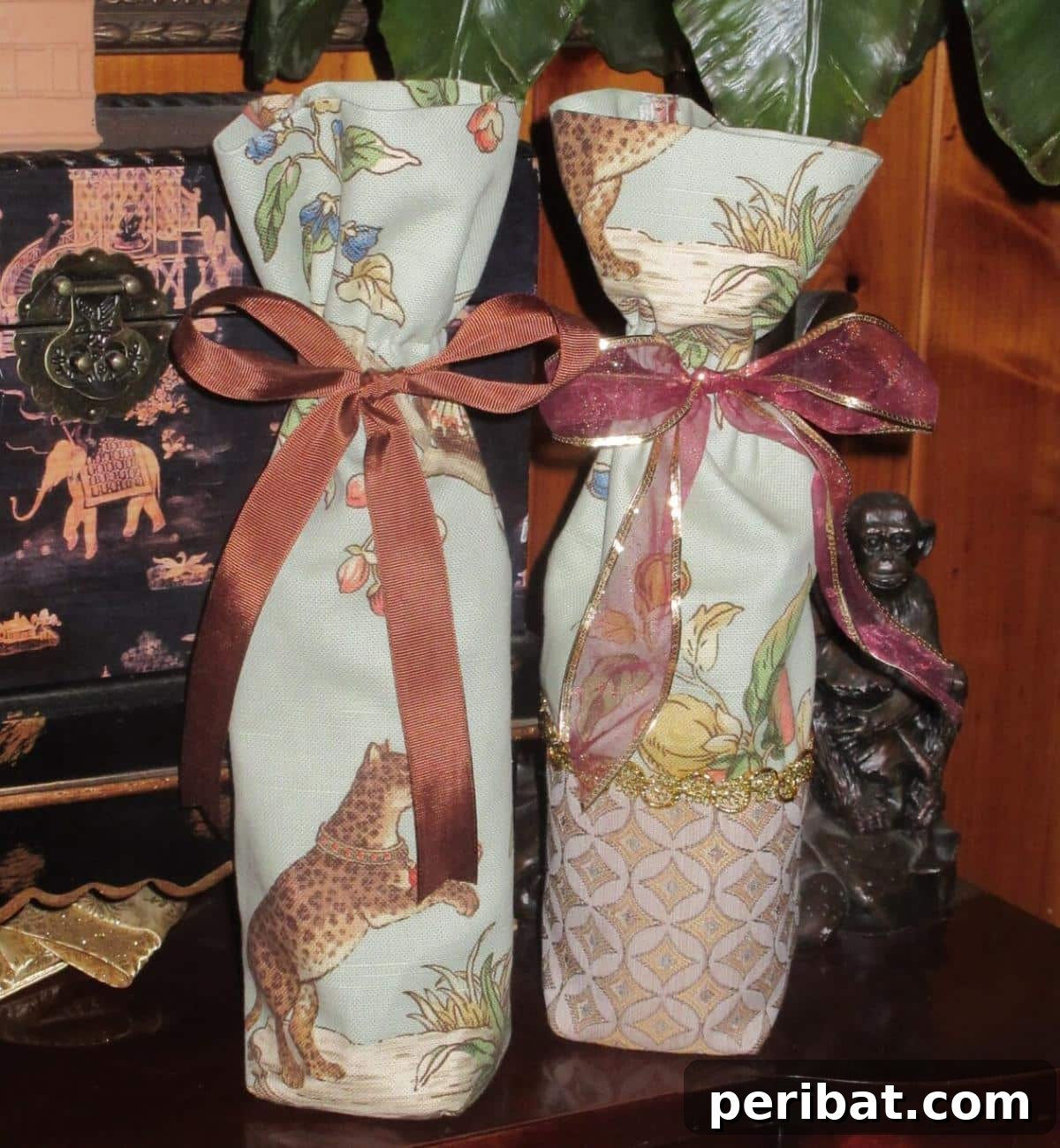 22 Creative DIY Wine Gift Bags 15 DIY Fabric Reusable Wine Bags - eco-friendly and stylish, ideal for fabric remnants.