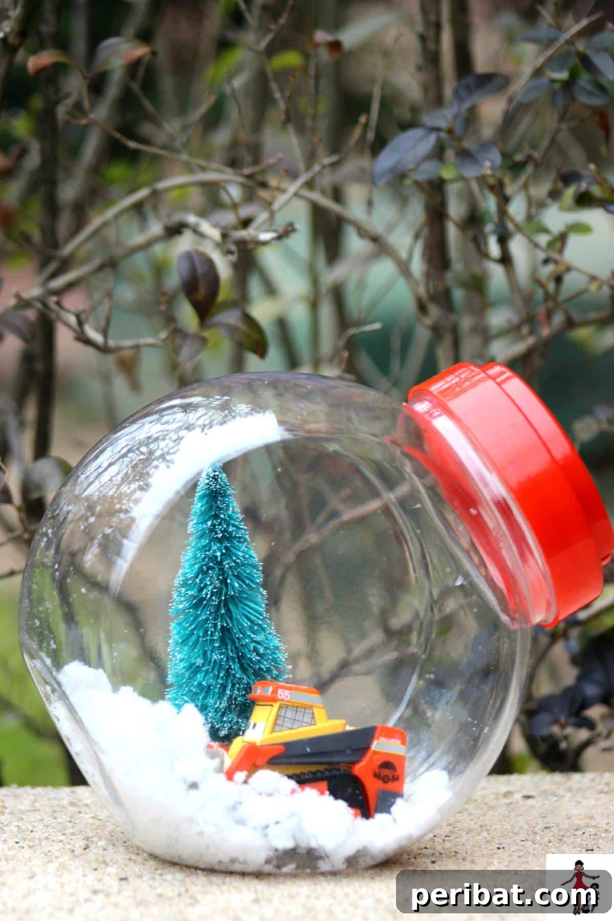 Craft Your Own Winter Wonderland: Snow Globe Projects & Kits 34 DIY Disney Snow Globe