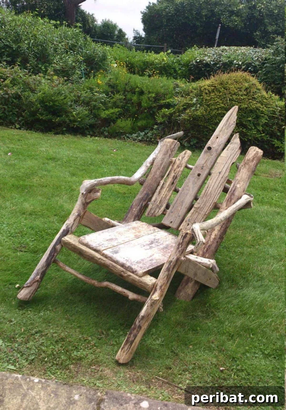 Craft Your Perfect Patio: 27 DIY Chair Designs for Cozy Outdoor Living 28 DIY Driftwood Lawn Chair