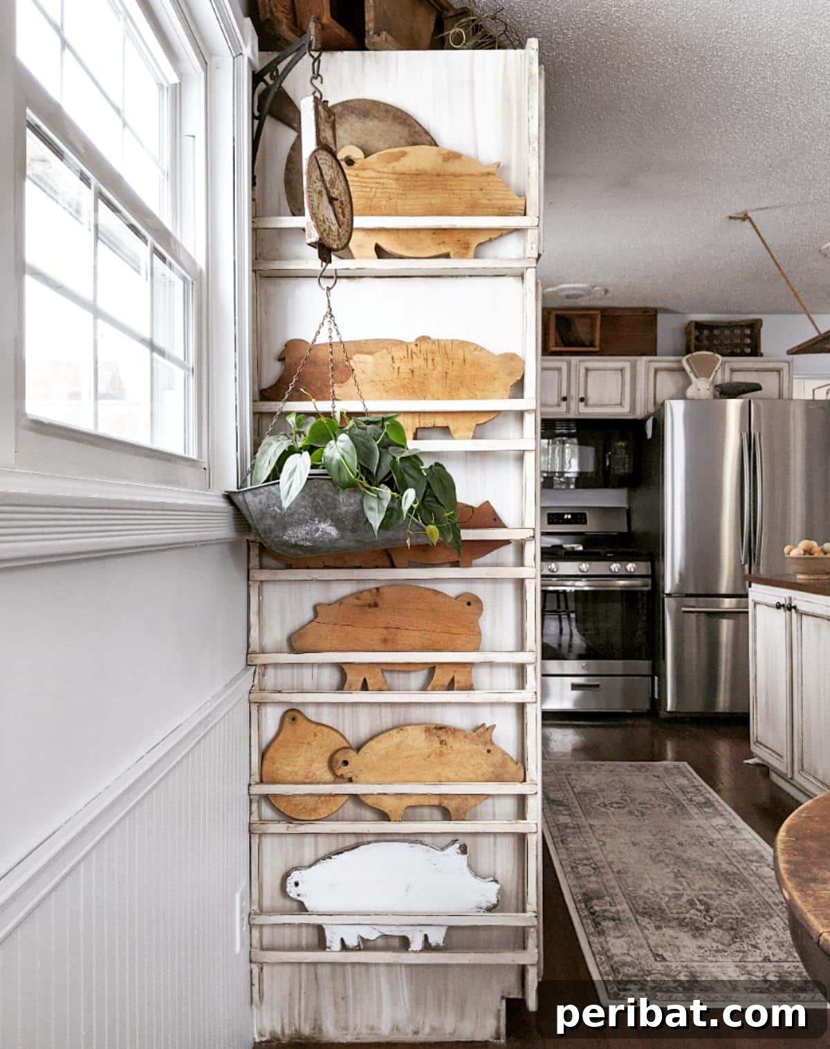 Innovative DIY Cutting Board Plate Rack