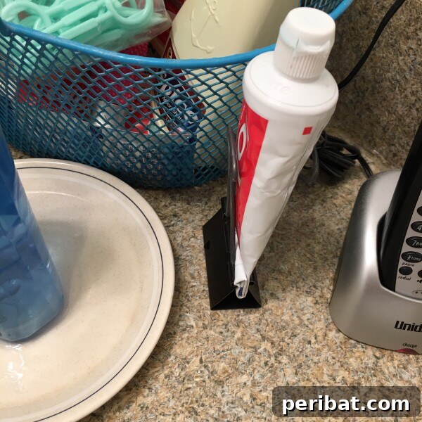 250 Smart Life Hacks to Simplify Your Life 33 Toothpaste cleaning hack for household items