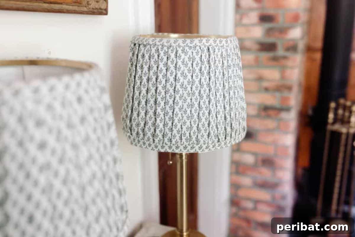 50 Creative DIY Lampshade Makeovers 12 Easy DIY Pleated Lampshades Using Hot Glue