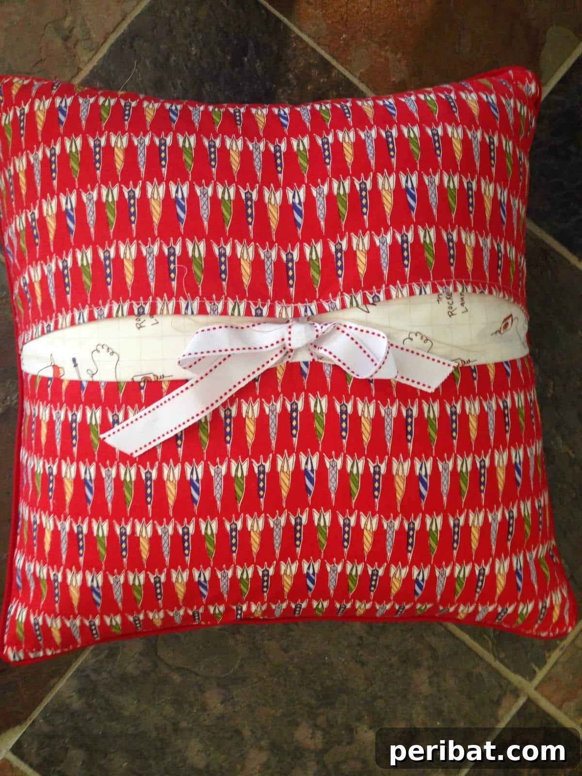 47 Inspiring DIY Throw Pillow Designs 12 A practical and fun DIY on-the-go reading pillow with a built-in book pocket and carrying handle.