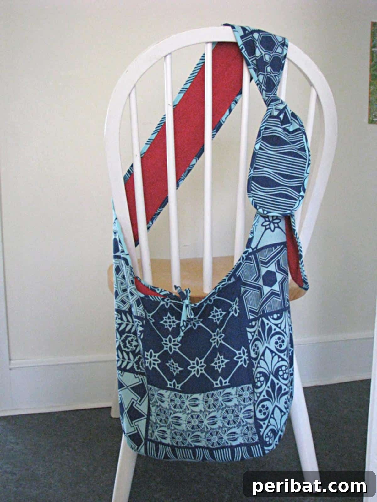 A trendy and relaxed Slouch Bag, featuring a roomy interior ideal for carrying many items with casual chic.