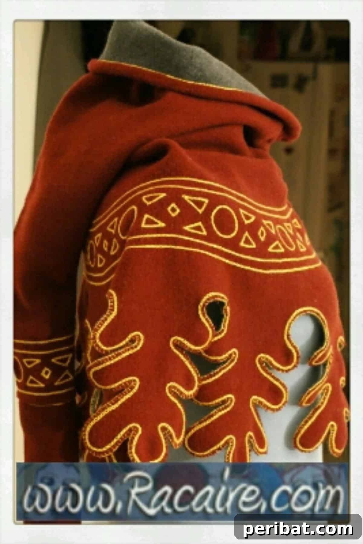 14th Century Hood with Daggings sewing pattern