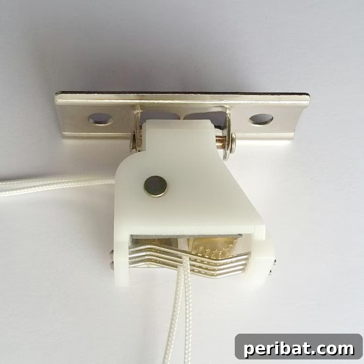 20 Clever DIY Roman Shade Ideas 18 Roman Shade Balloon Boat Lock, a crucial hardware component.