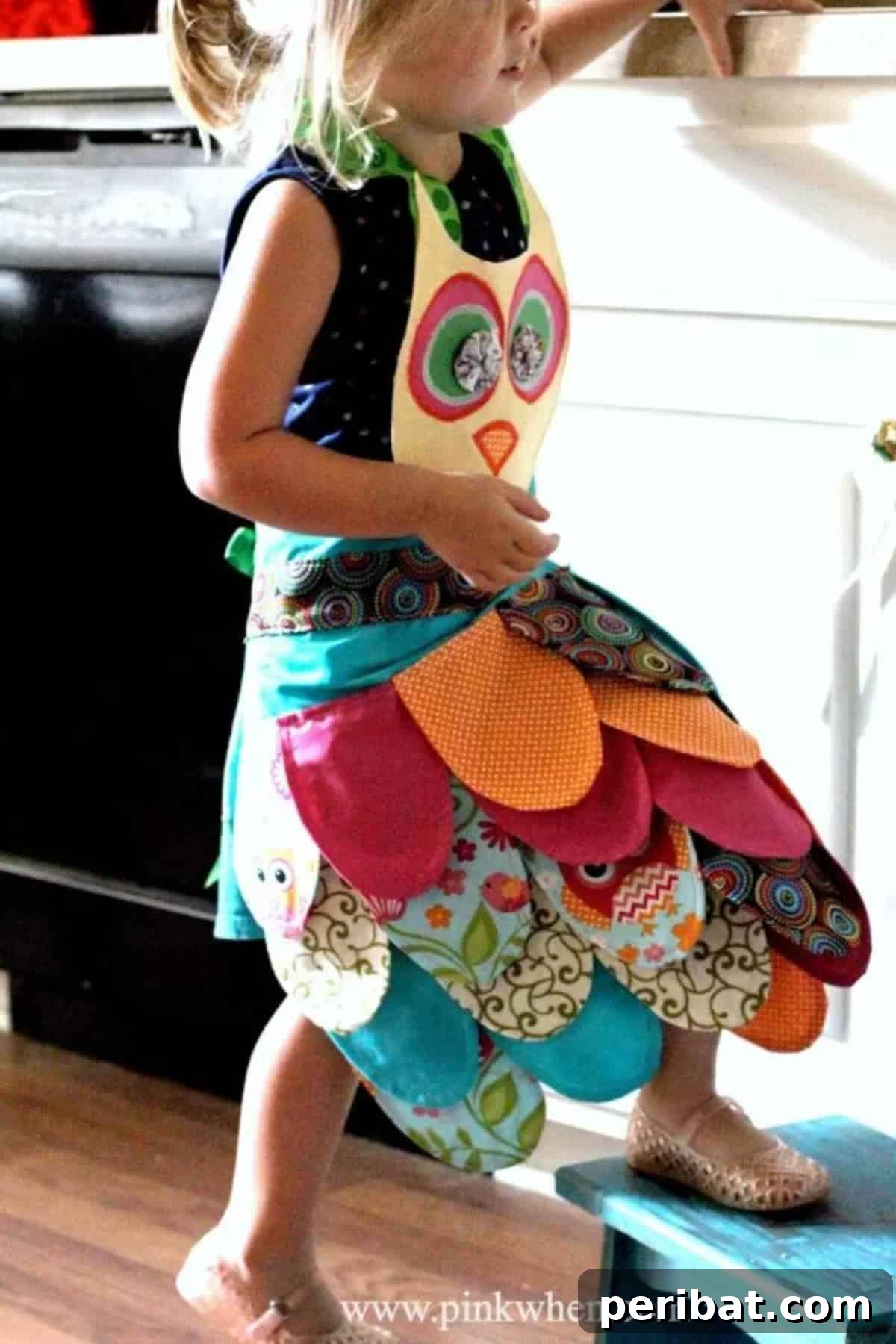 Unlock Your Creativity: 38 Beginner Sewing Projects 23 A whimsical DIY Owl Apron, featuring adorable owl details.
