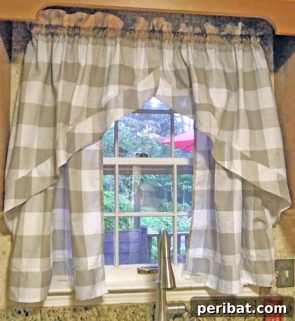 Absolutely Adorable “Country Cafe” Kitchen Curtain, perfect for a cozy kitchen.