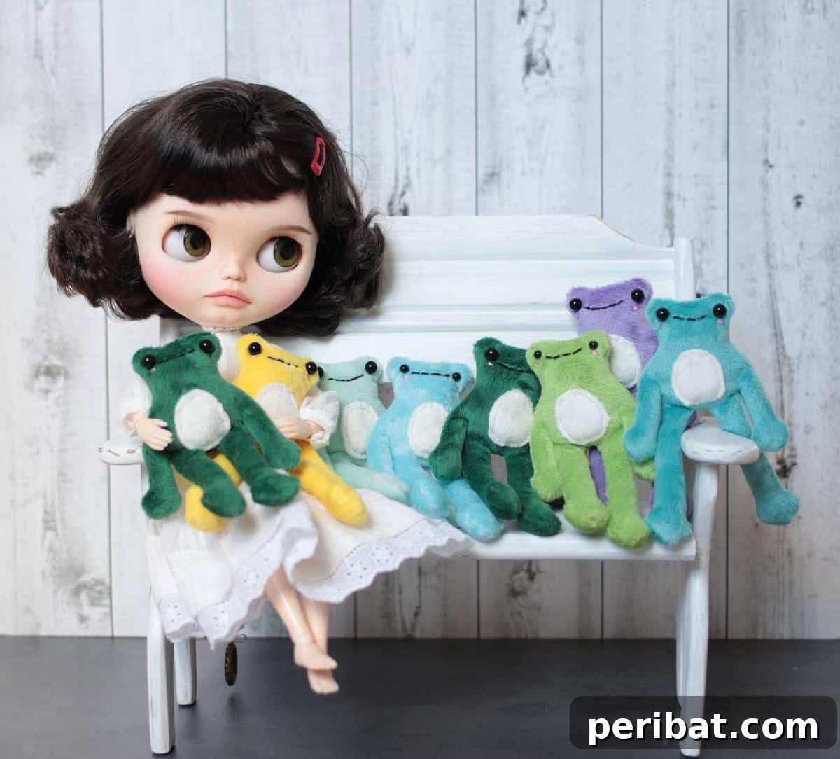 DIY Mini Frog Super Toys, adorable leggy amphibian friend.