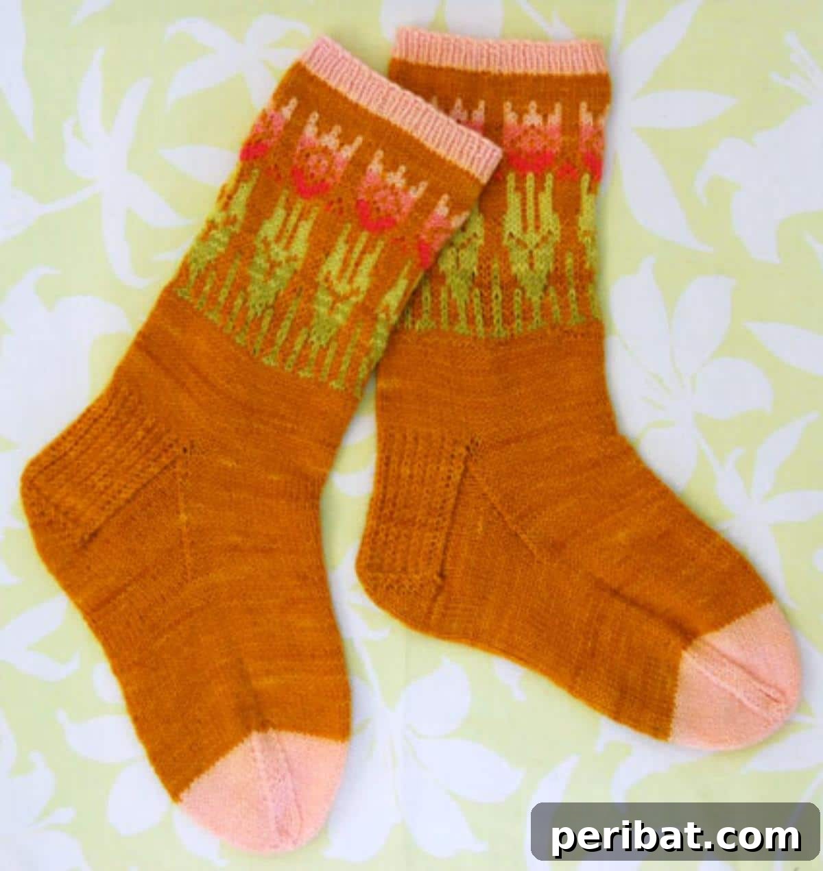 Tulip Socks with a delicate Fair Isle tulip pattern