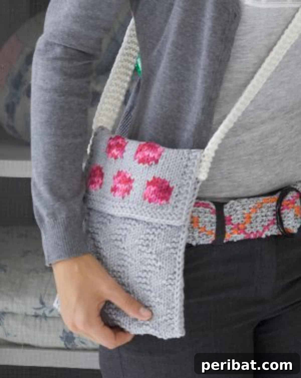 Easy Knit Rose Petal Purse with a delicate floral pattern