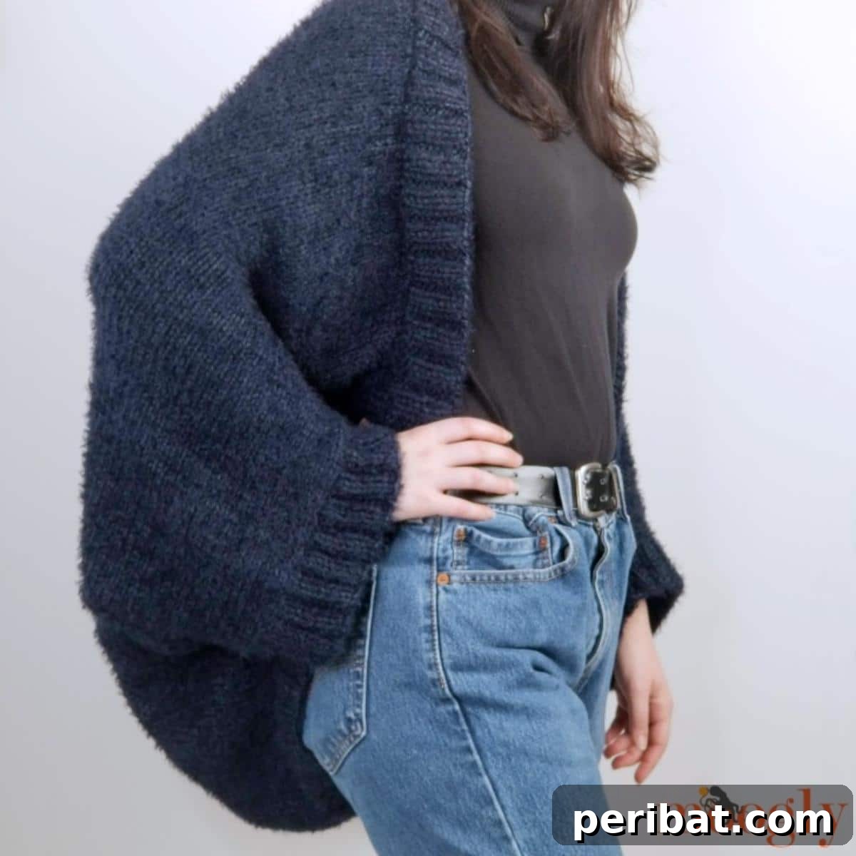 Strikke Cocoon Cardigan, an easy oversized knit perfect for beginners.