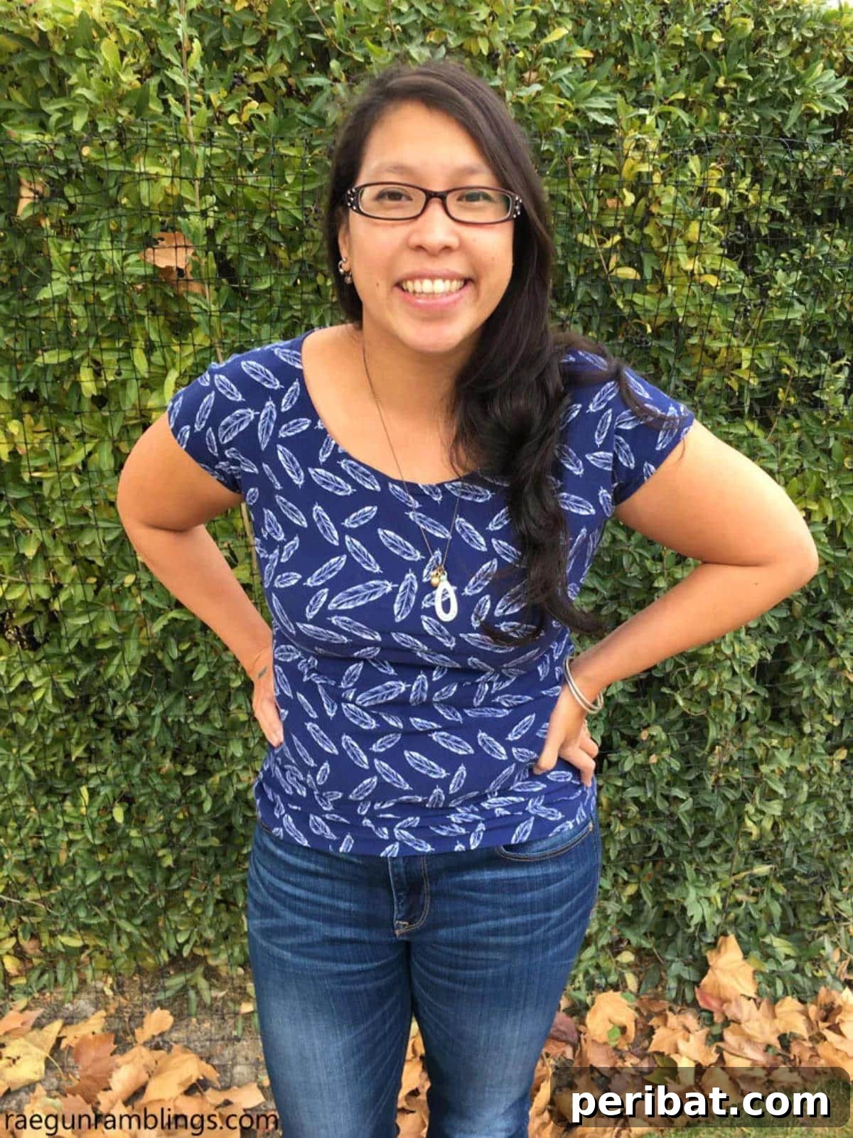 38 Creative T-Shirt Sewing Projects 26 A person wearing a 'one-hour' t-shirt, highlighting the quick and easy nature of this beginner-friendly sewing pattern.