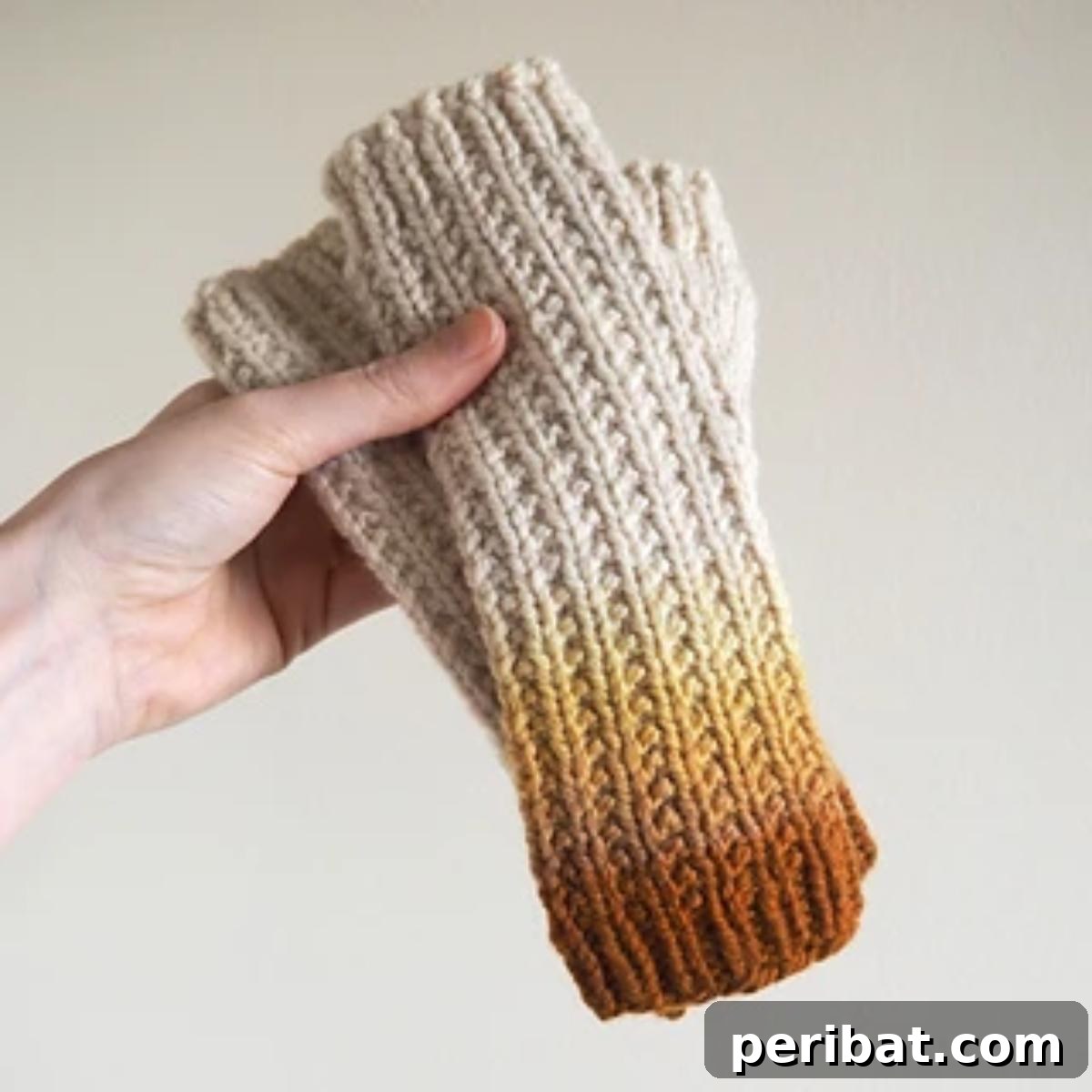 Ginnel fingerless gloves.
