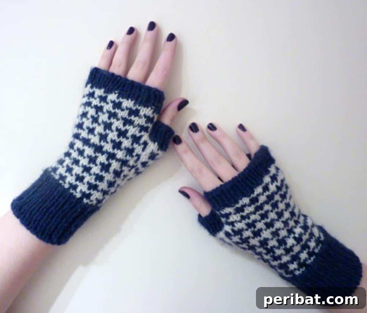 Houndstooth Handwarmers
