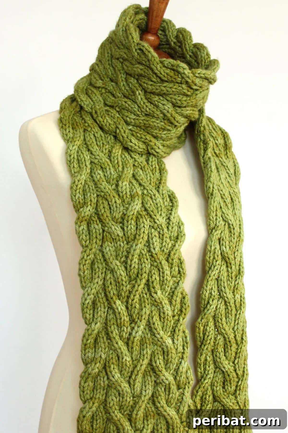 25 Inspiring Cable Knit Scarf Designs 14 Meadow Vine Reversible Cable Scarf