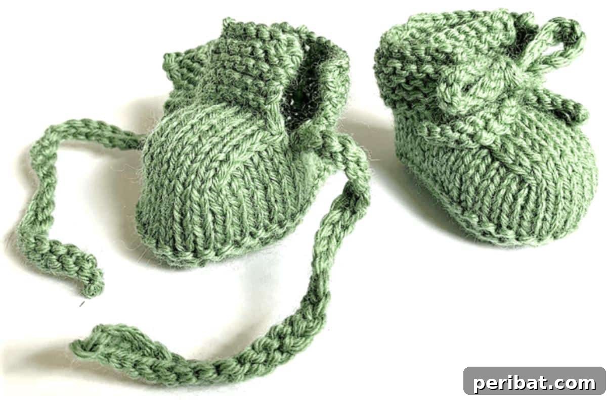 27 Delightful Baby Bootie Knitting Patterns 8 Tie-on Newborn Baby Booties