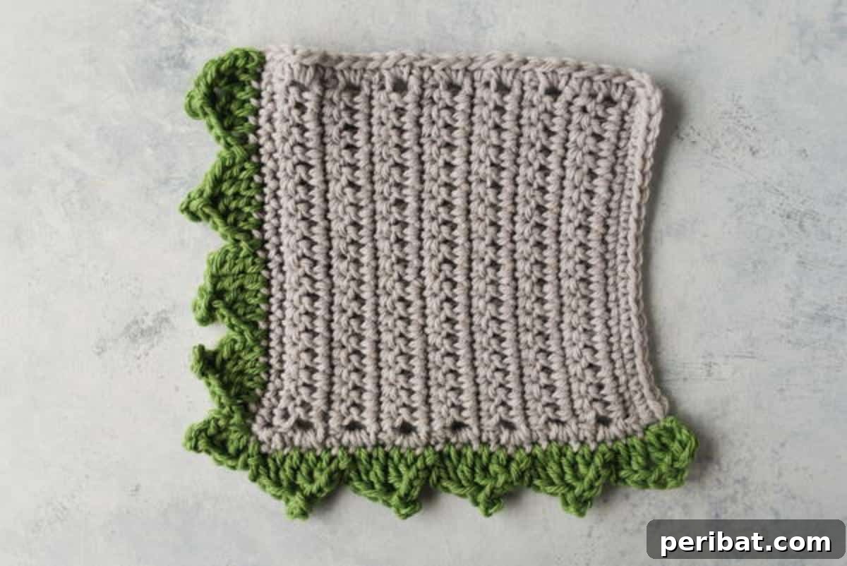 38 Creative Crochet Edging Ideas 11 Delicate Pointed Scallop Edging, ideal for blankets, doilies, and decorative items.