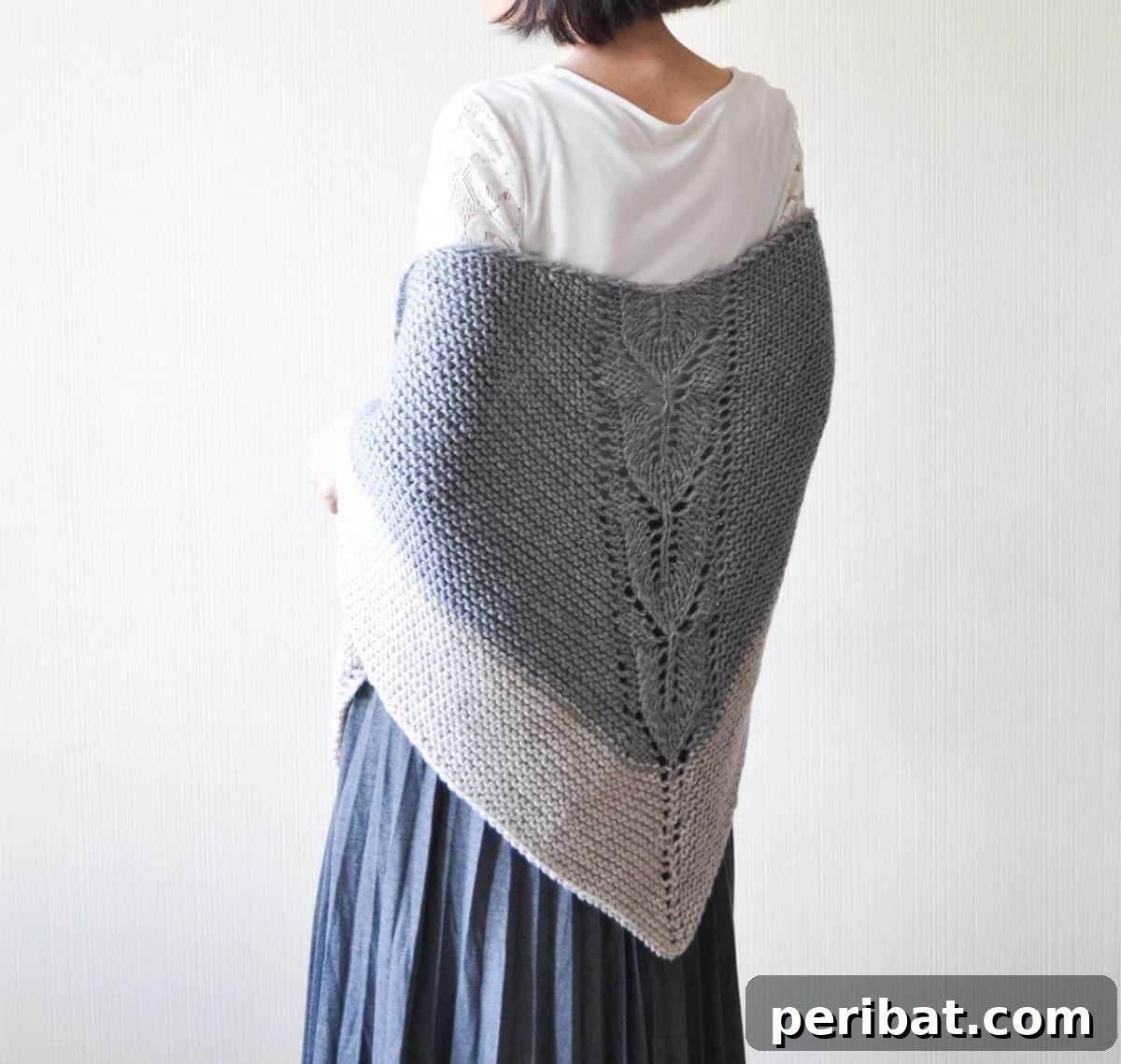 Knit Stunning Shawls: 34 Free Patterns and How-To Guides 34 Donna Legend Chunky Shawl