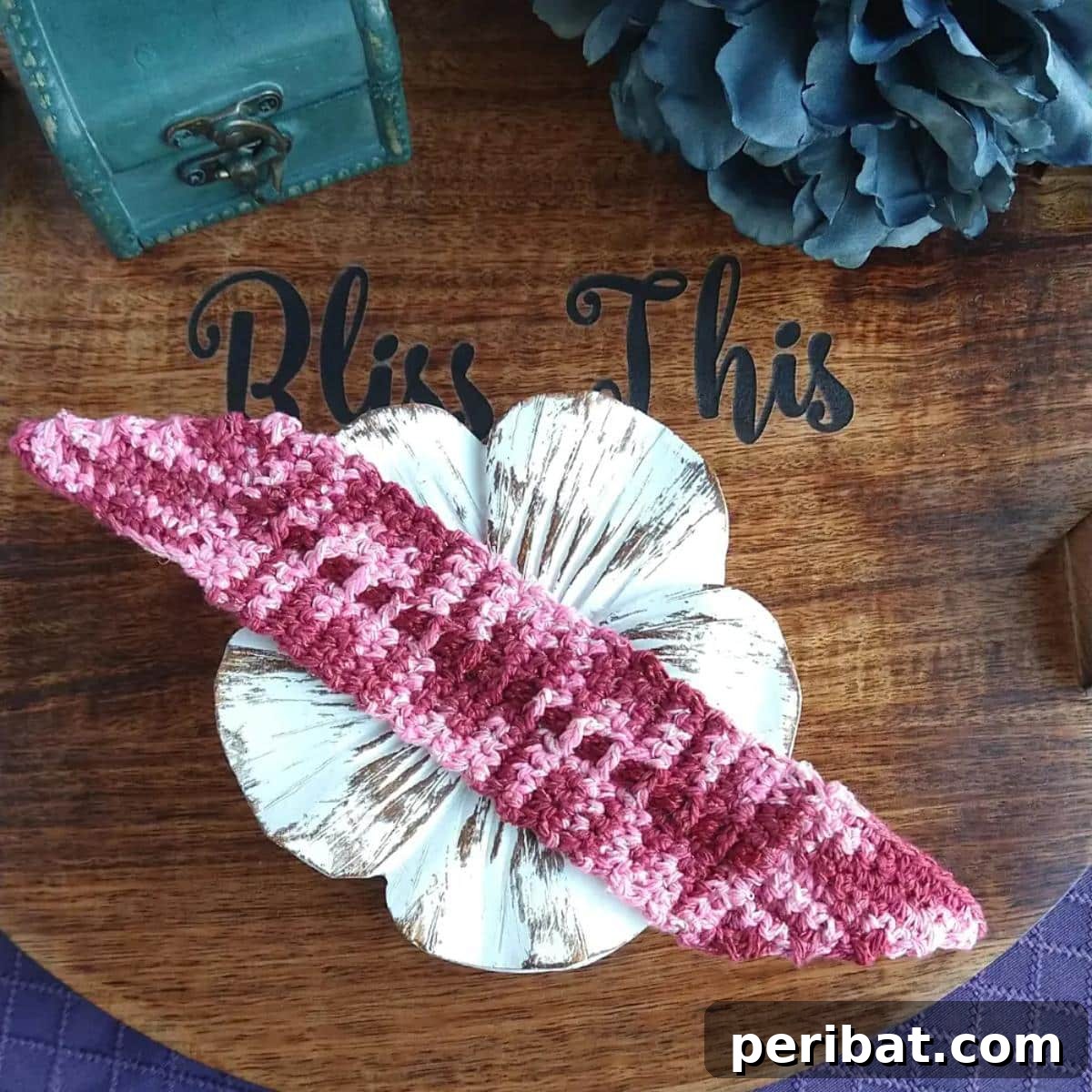 36 Free Crochet Bookmark Designs 25 A simple yet elegant Easy Knitted Bookmark in a soft yarn color.