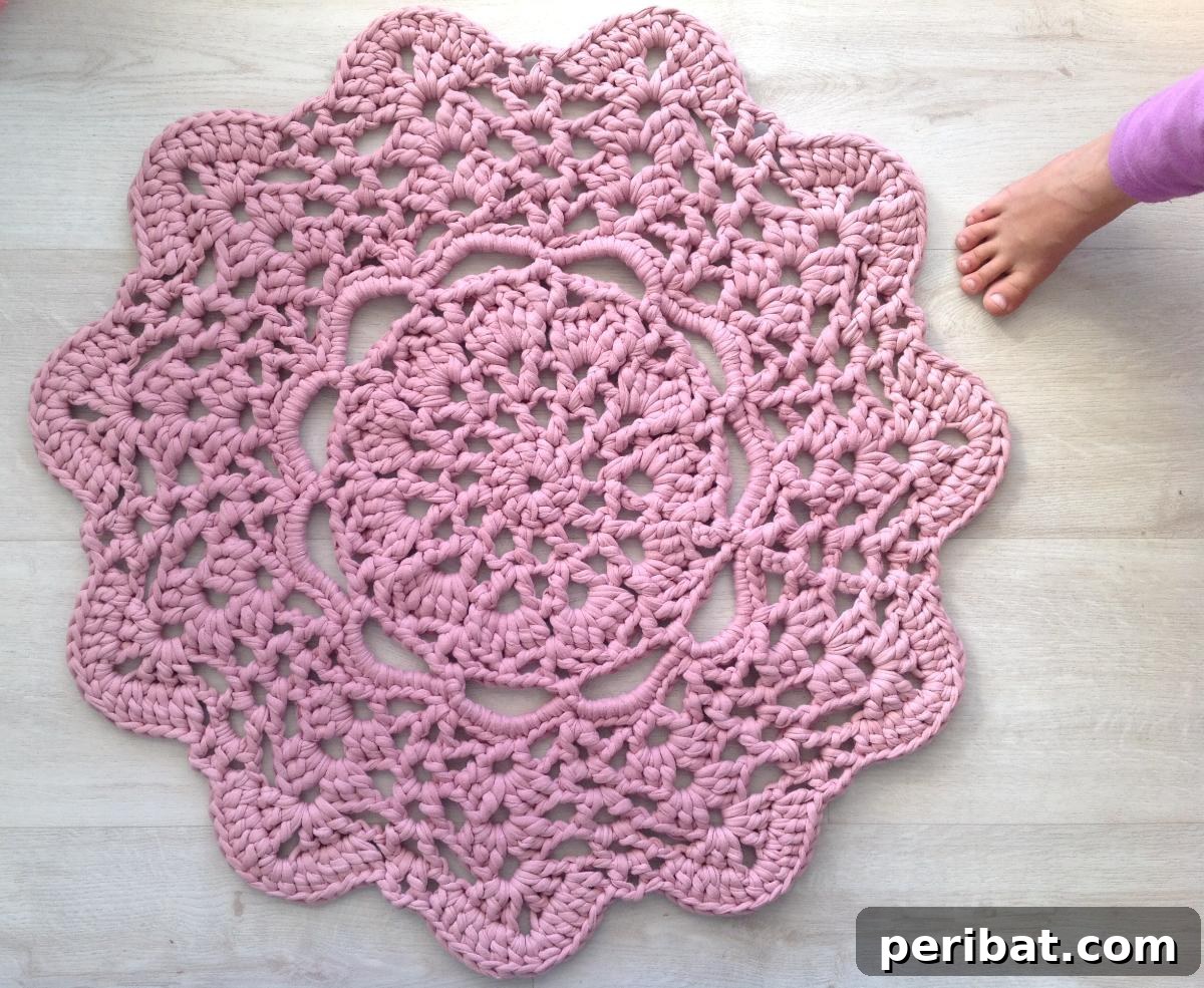 40 Charming Free Crochet Doily Designs 25 Pink Doily T-Shirt Rug