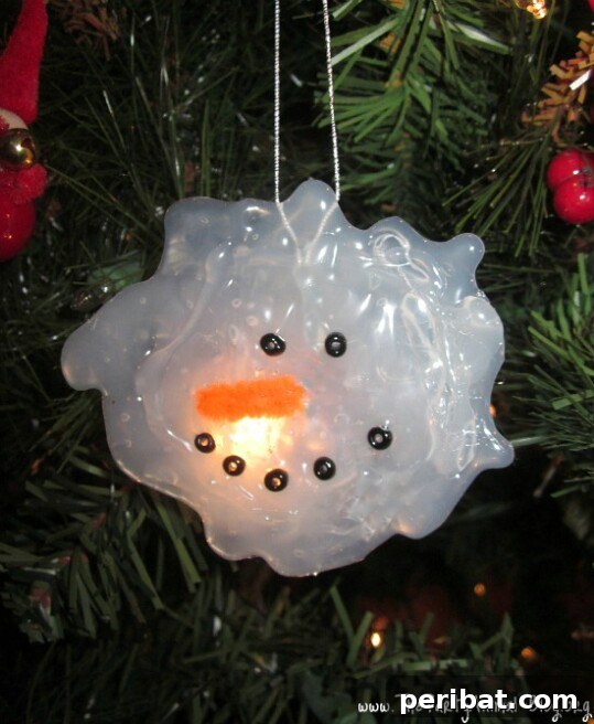Hot glue melted snowman ornament for Christmas