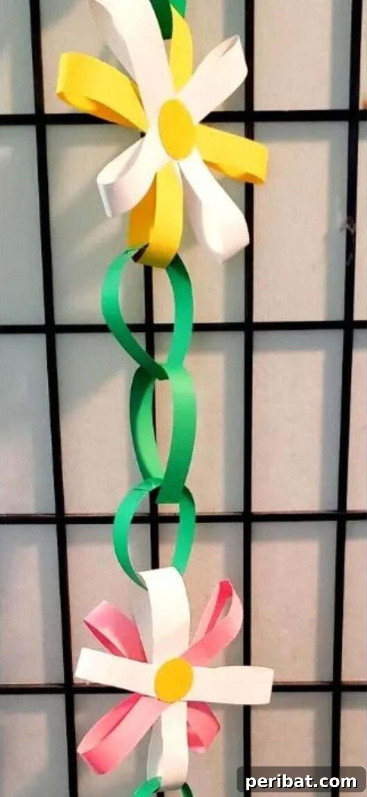 32 Fun Paper Chain Creations 25 Paper Daisy Chain Craft in 10 Minutes