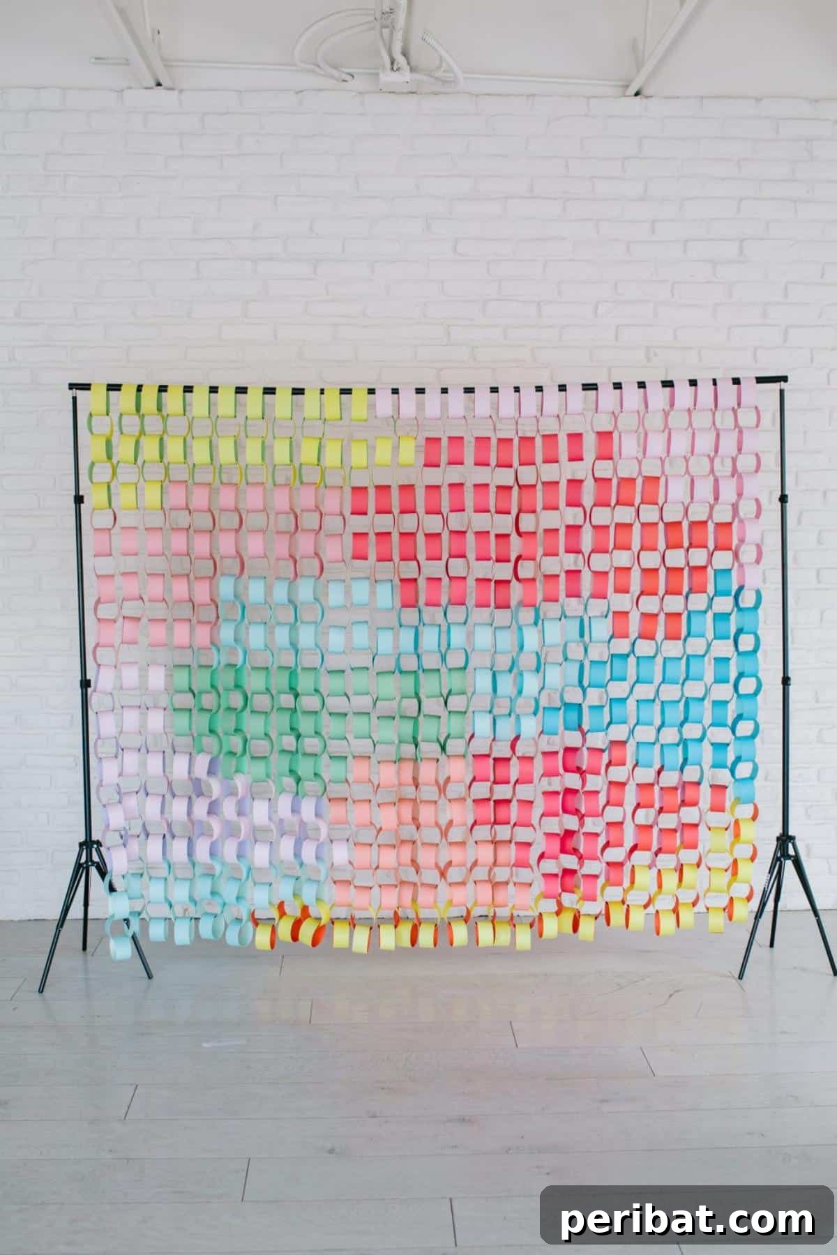 32 Fun Paper Chain Creations 10 DIY Paper Chain Backdrop