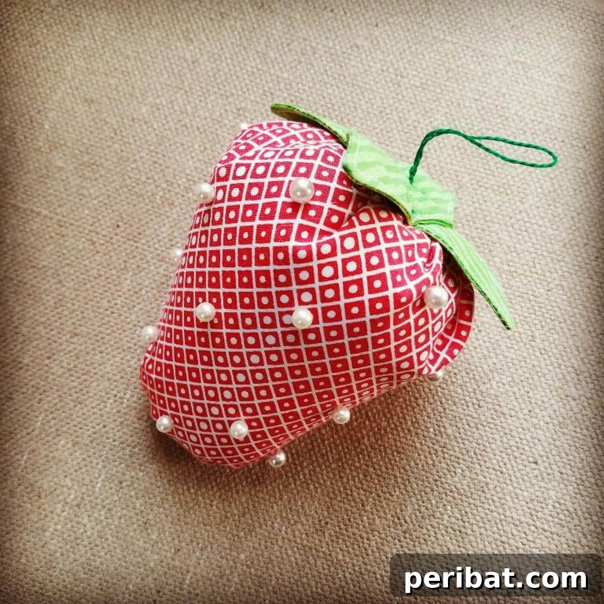 27 Sweet & Creative Strawberry Crafts 6 Strawberry Pincushion