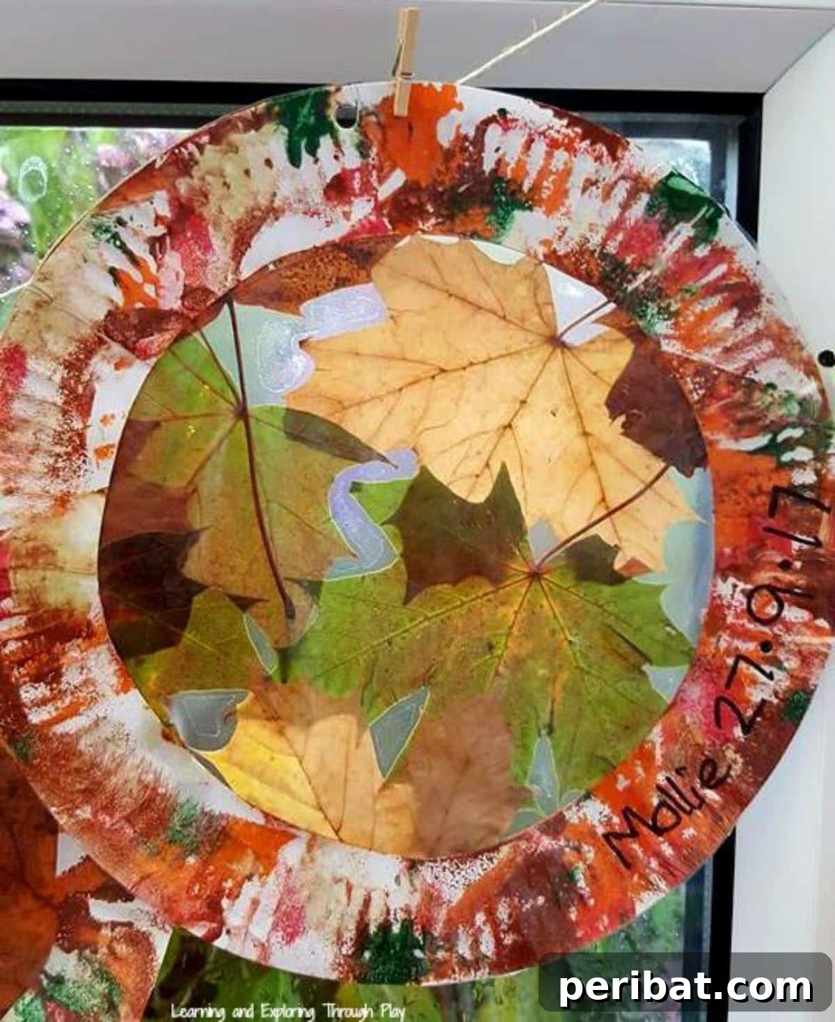 25 Sparkling Leaf Suncatcher Ideas for Fall 11 Leaf Suncatcher Plate