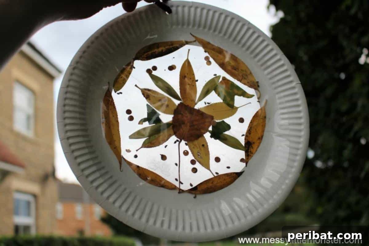 25 Sparkling Leaf Suncatcher Ideas for Fall 10 Leaf Suncatcher Craft Project for Kids
