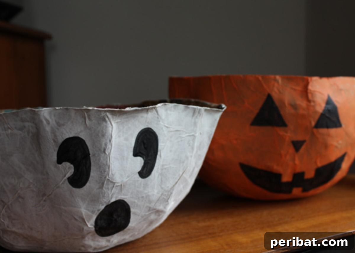 26 Autumnal Paper Bag Crafting Gems 22 Intriguing paper bag bowls, crafted with a rustic look, perfect for Halloween candy or decor.