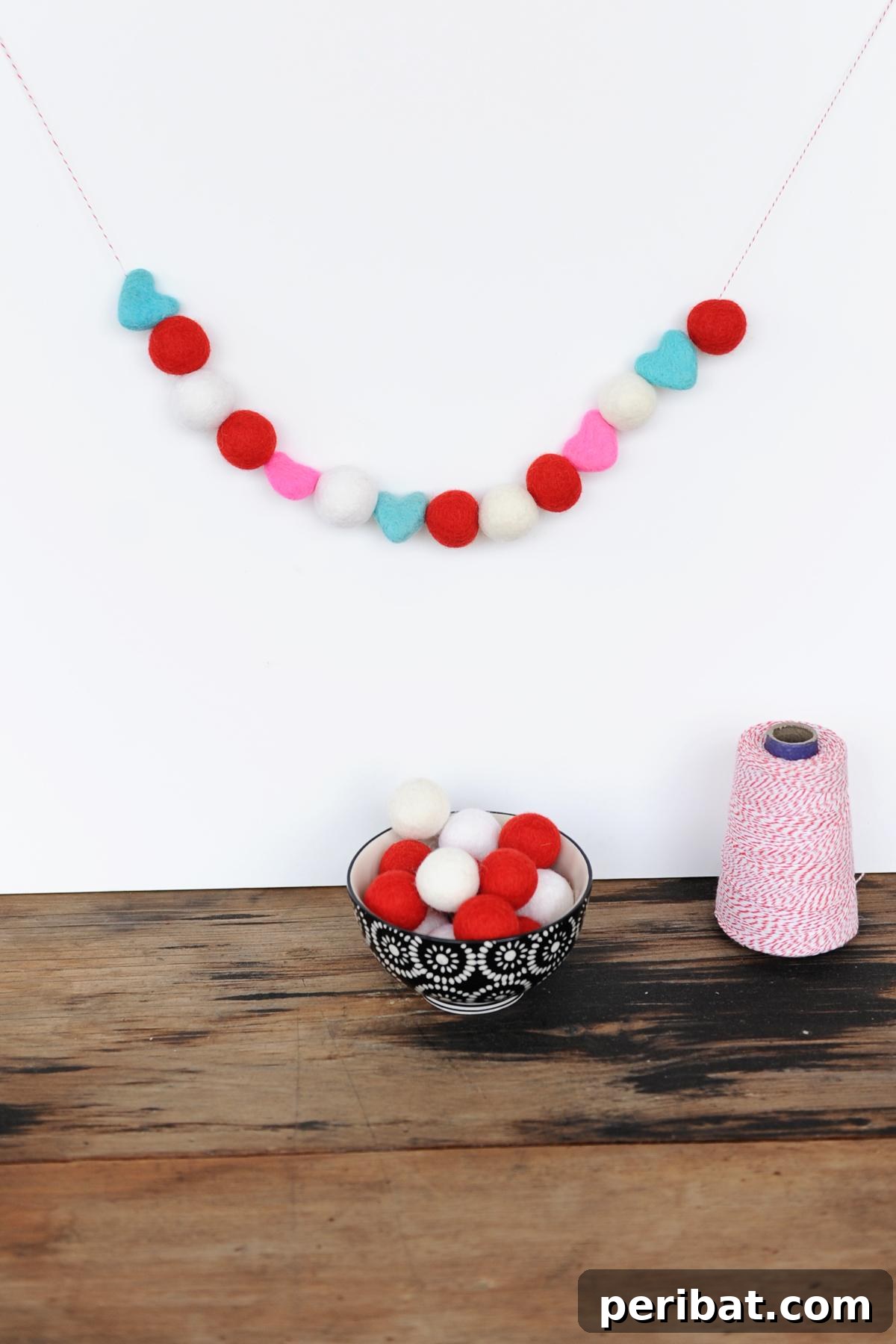 30 Creative Felt Garland DIY Ideas 22 DIY Felted Garland
