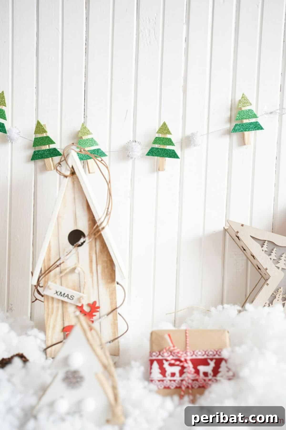 30 Creative Felt Garland DIY Ideas 4 Clothespin Mini Christmas Tree Garland