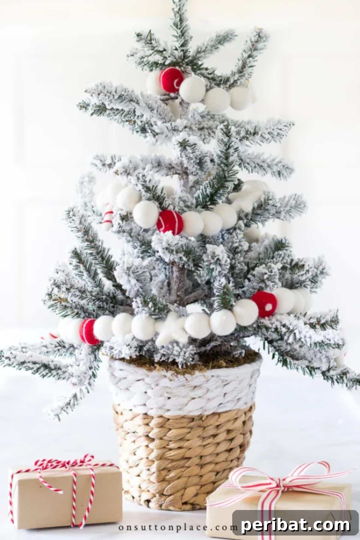 30 Creative Felt Garland DIY Ideas 6 DIY Christmas Garland from Wool Felt Balls