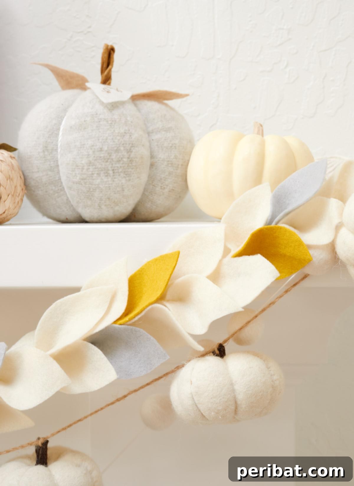 30 Creative Felt Garland DIY Ideas 7 Felt Leaf Garland for Any Holiday