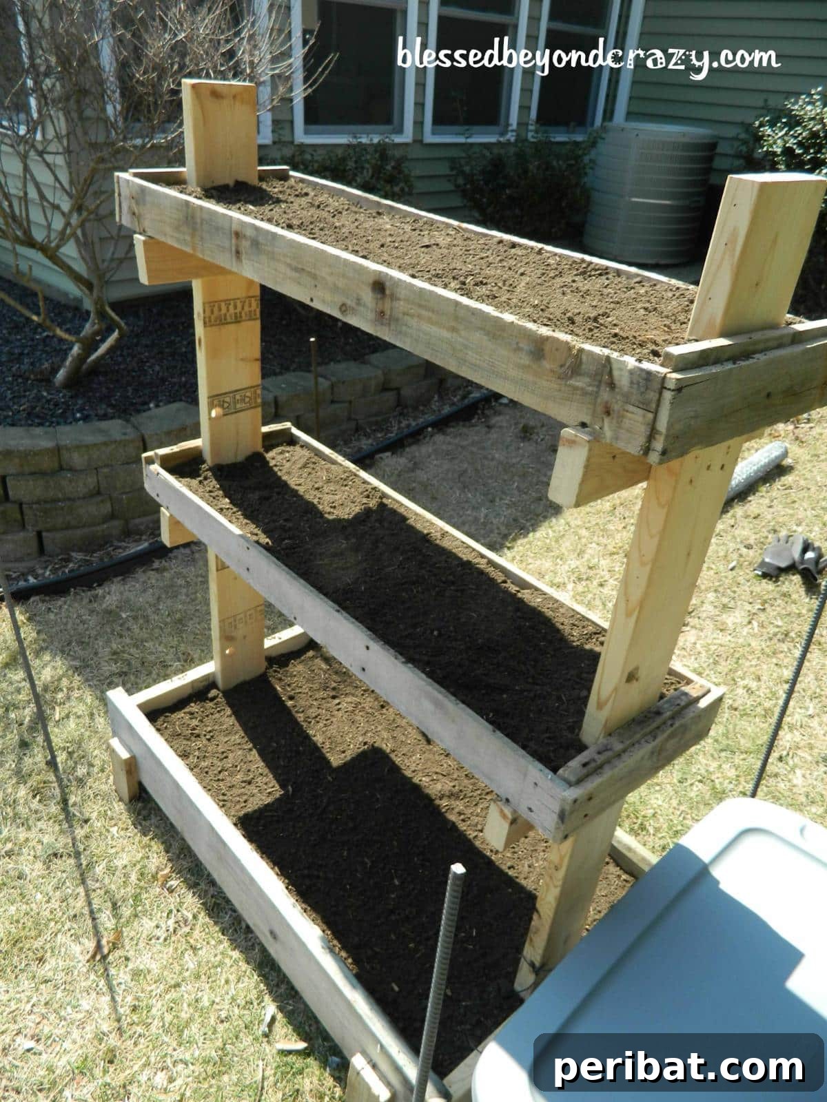 From Pallets to Paradise 40 Garden Furniture and Decor DIYs 23 DIY Gardening Box
