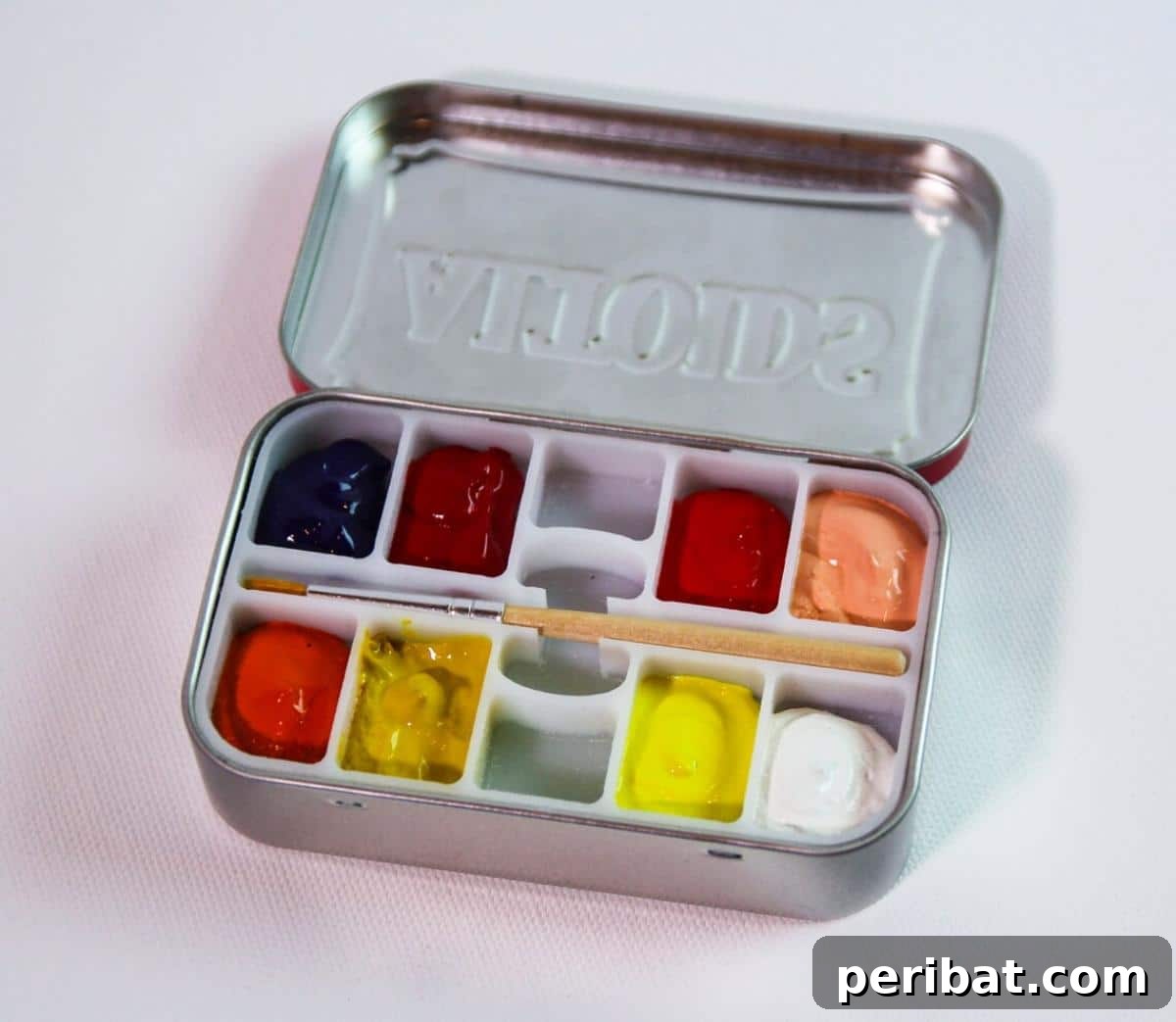 From Mint to Masterpiece: 40 Altoid Tin DIYs 38 Altoid Tin Paint Palette