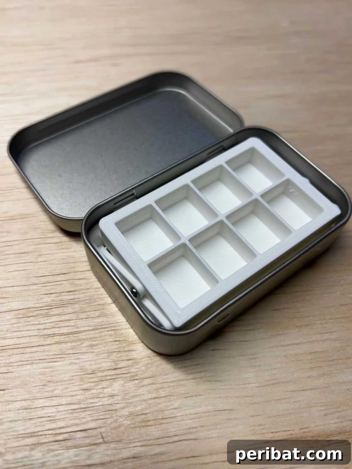 From Mint to Masterpiece: 40 Altoid Tin DIYs 42 Altoid Tin Travel Watercolor Palette